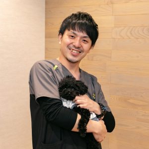 文の里にある動物病院ラスティー獣医師の里見 修二